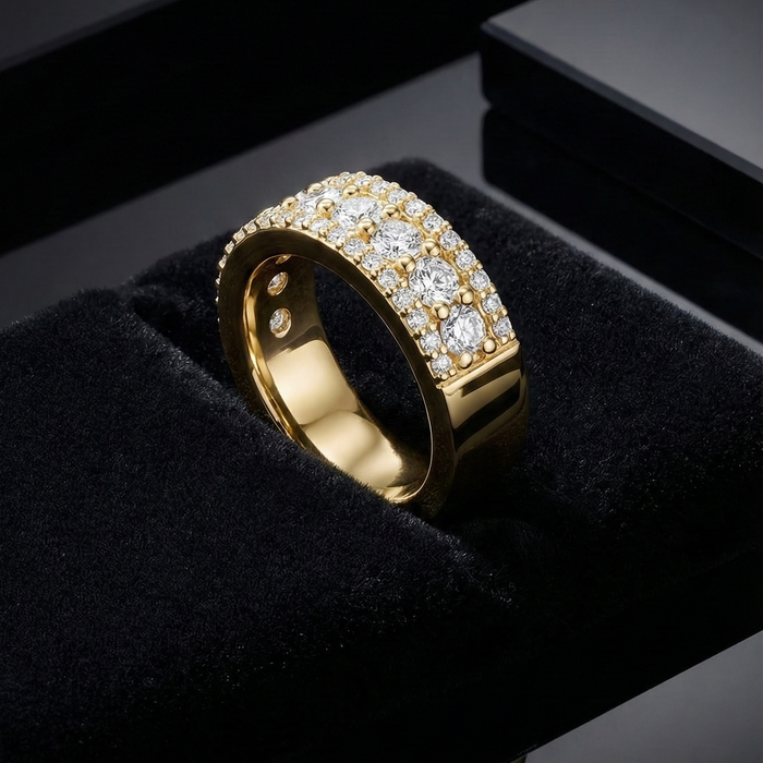 Round Cut Diamonds Shared Prong Setting Ring in 14K Gold