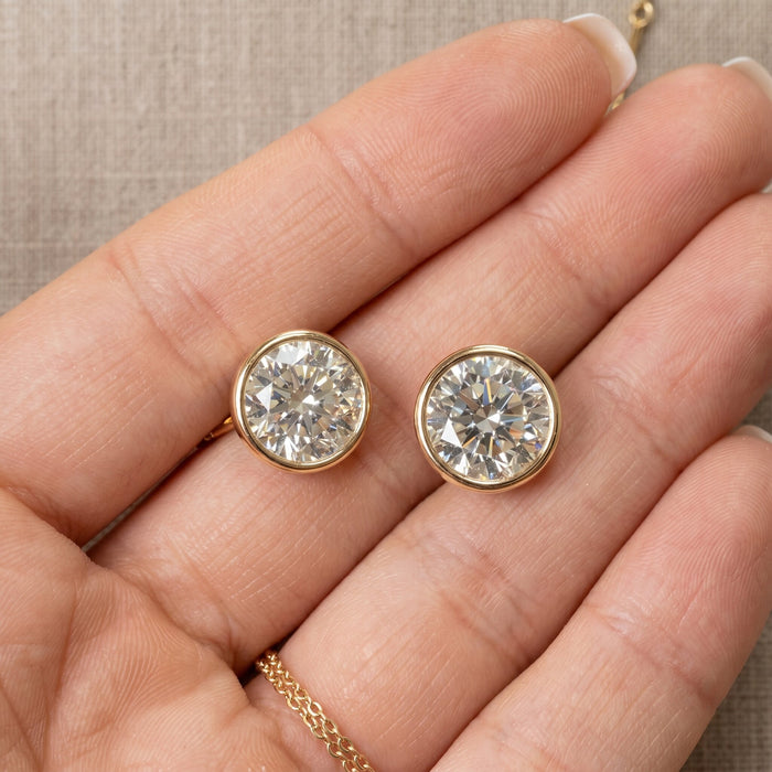 Round Diamond 14K Yellow Gold Stud Earrings