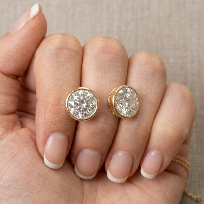 Round Diamond 14K Yellow Gold Stud Earrings