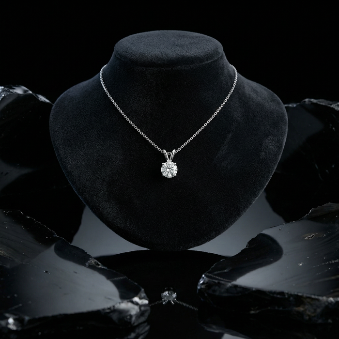 Round Diamond Pendant Necklace in 14K Yellow Gold