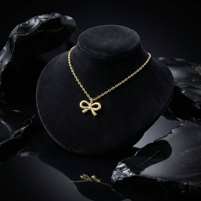 Round Diamond Ribbon Pendant Necklace in 14K Gold