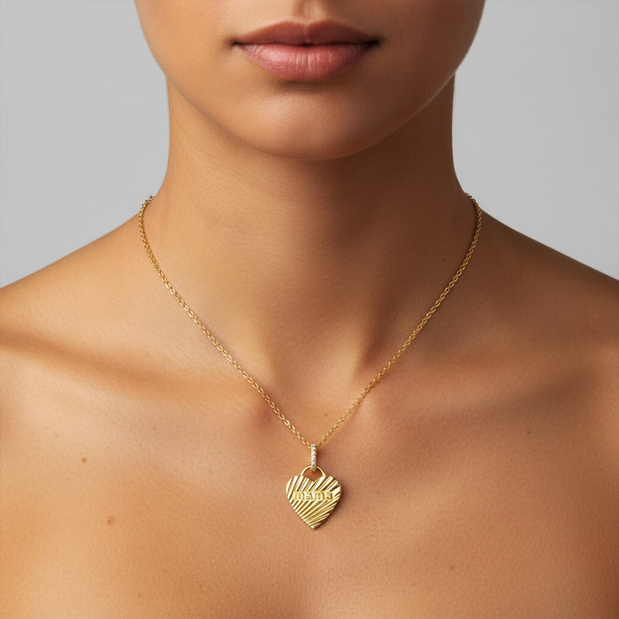 Dazzling Heart Shape Mama Necklace in 14K Gold