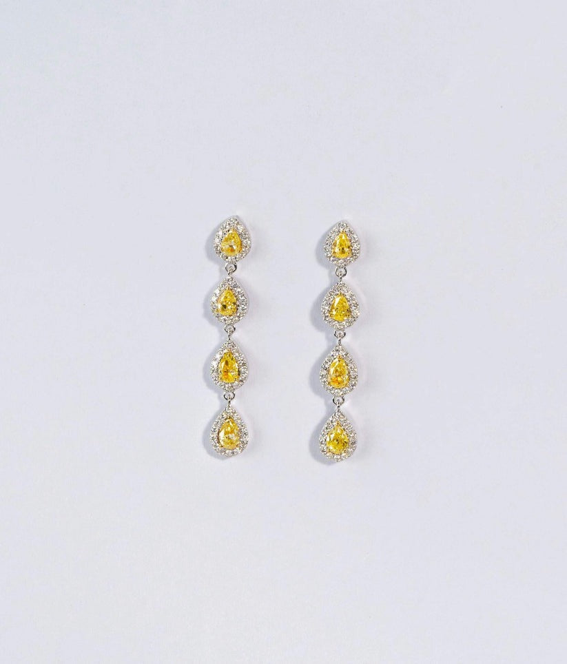 Natural Joint Stud Diamond Earrings in 18K Yellow Gold