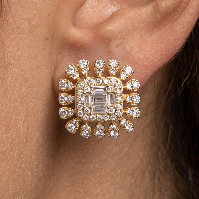 Charm Baguette Diamond Stud Earrings in 14K Yellow Gold