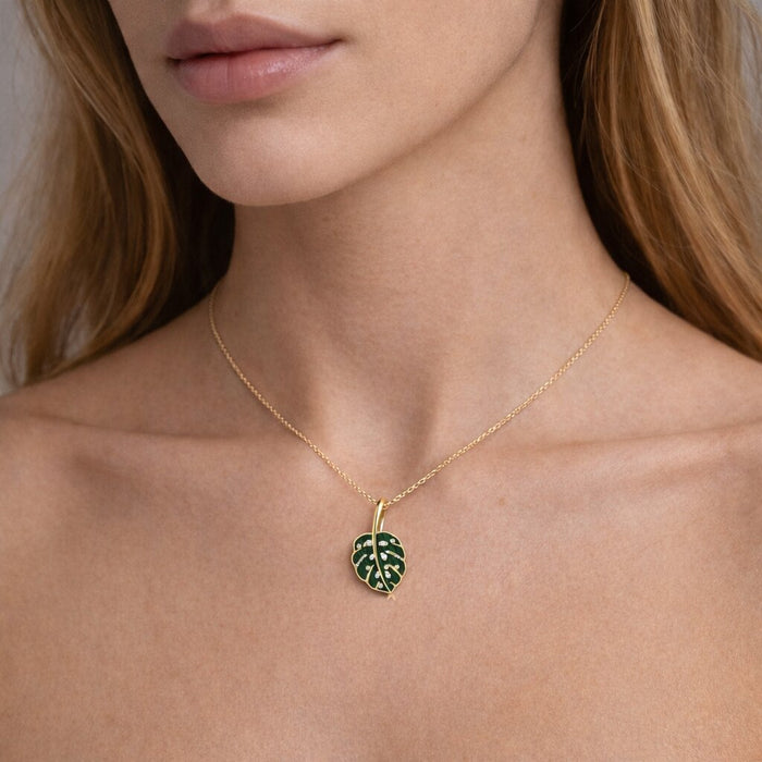 Diamond Malachite Pendant Necklace in 14K Yellow Gold