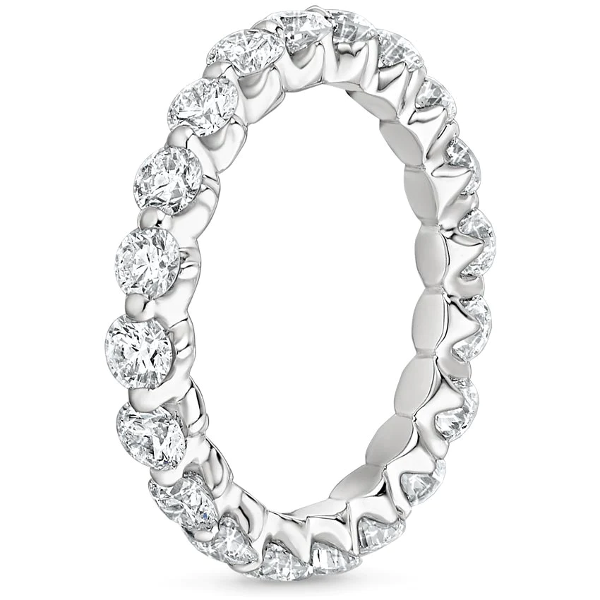 Round Diamond Eternity Shared Prong Ring in 18K Gold