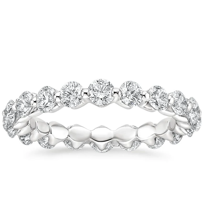 Round Diamond Eternity Shared Prong Ring in 18K Gold