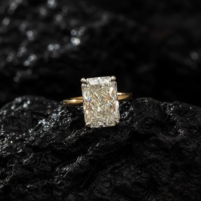 Radiant Cut Diamond Solitaire Ring in 18K Yellow Gold