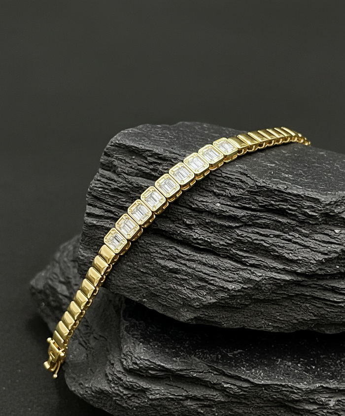 Emerald Cut Diamond Bezel Tennis Bracelet in 14K Gold