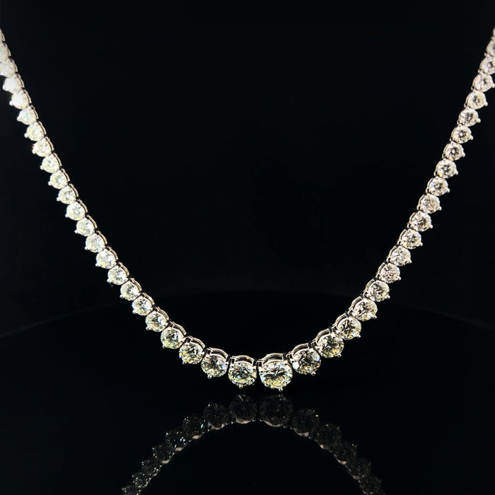 Classic Graduated Round Diamond Tennis Necklace in 18K Gold
