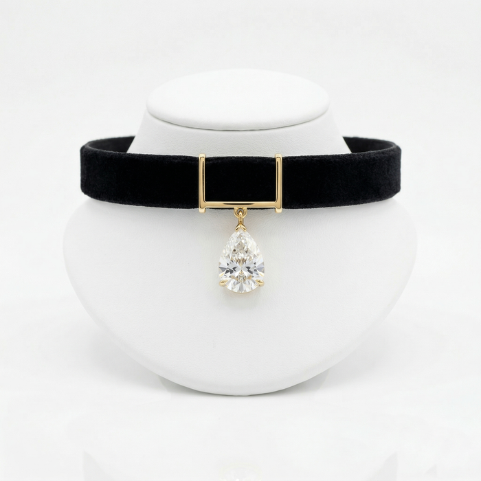 Midnight Velvet Pear Diamond Drop Choker in 18K Necklace