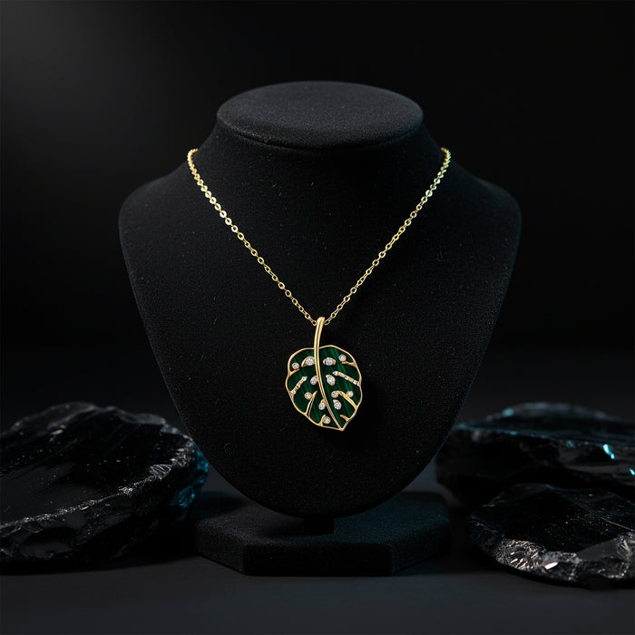 Diamond Malachite Pendant Necklace in 14K Yellow Gold