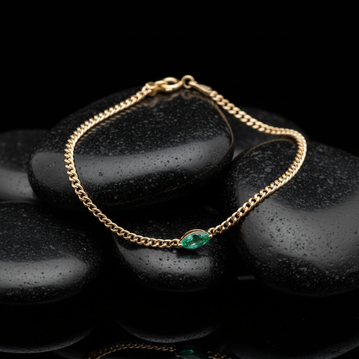 Elegant Emerald Teardrop 14K Yellow Gold Chain Bracelet