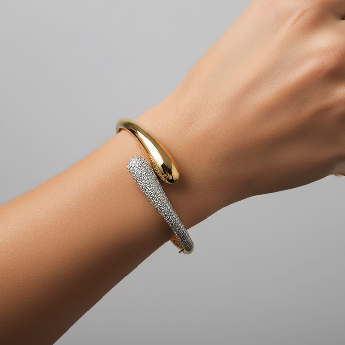 Diamond Dusk Bangle Bracelet in 14K Yellow Gold