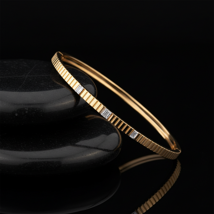Chic Horizon Bangle Bracelet in 14K Yellow Gold