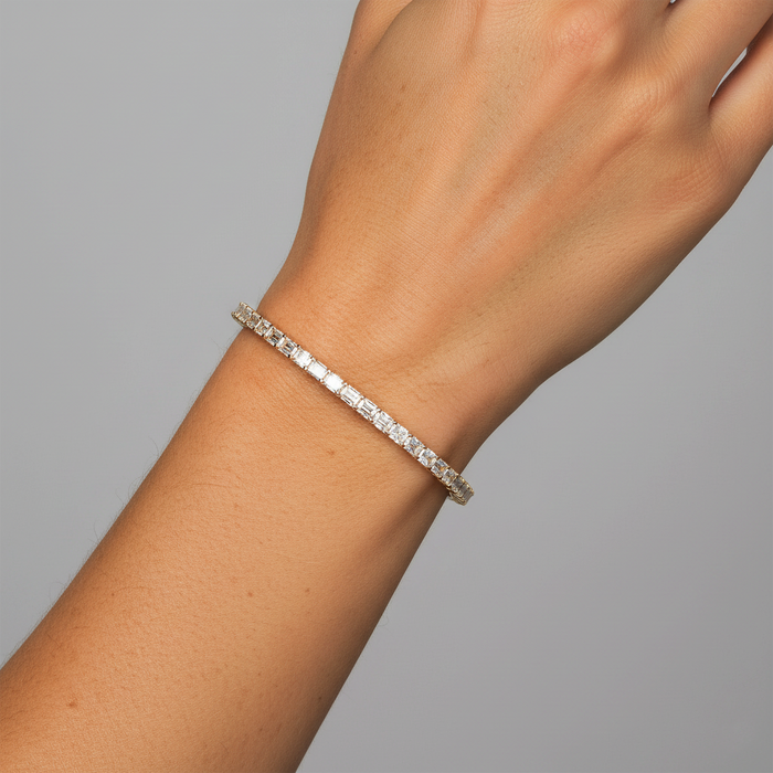 Bare Radiance Diamond Bangle Bracelet in 14K Yellow Gold