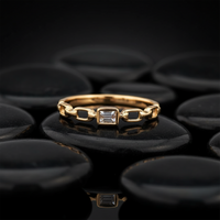 Baguette Diamond Chain Link Ring in 14K Yellow Gold
