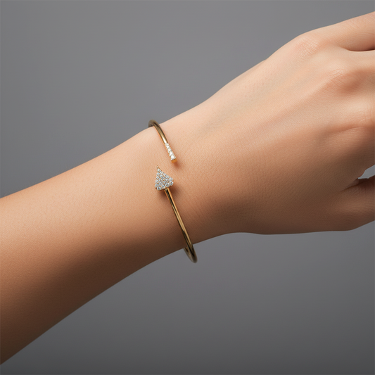Twinkling Aura Heart Shape Bangle Bracelet in 14K Yellow Gold