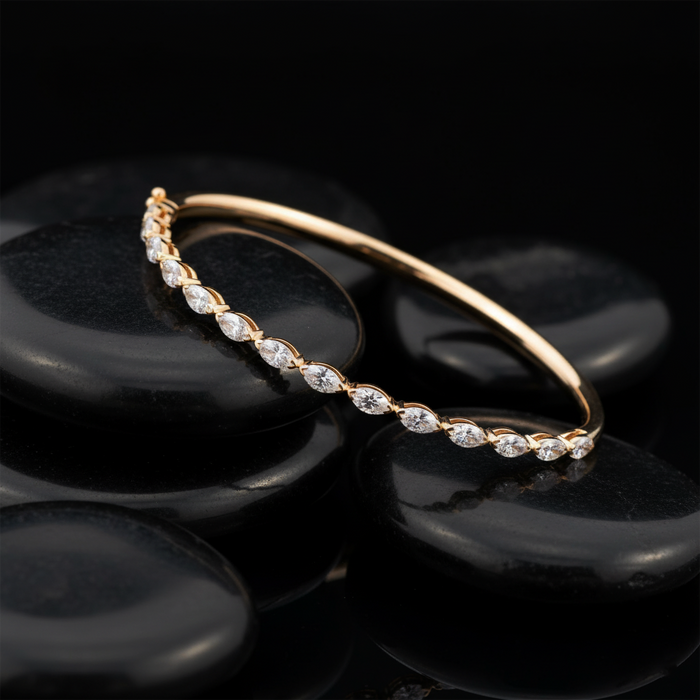 Vintage Lustre Bangle Bracelet in 14K Yellow Gold