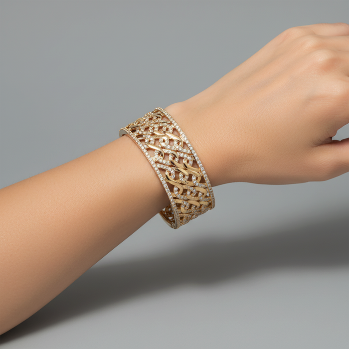 Diamond Bangle in 18K Yellow Gold