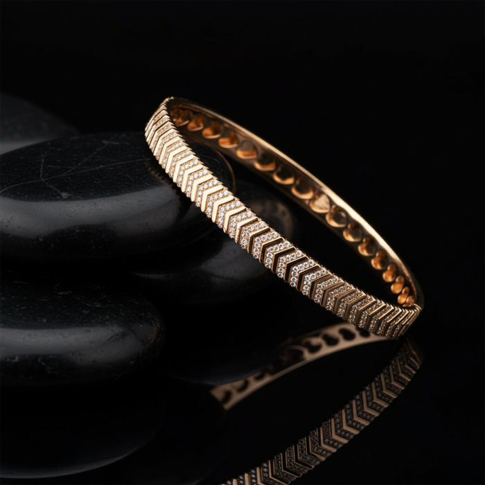 Heart Interior Chevron Bangle Bracelet in 14K Yellow Gold
