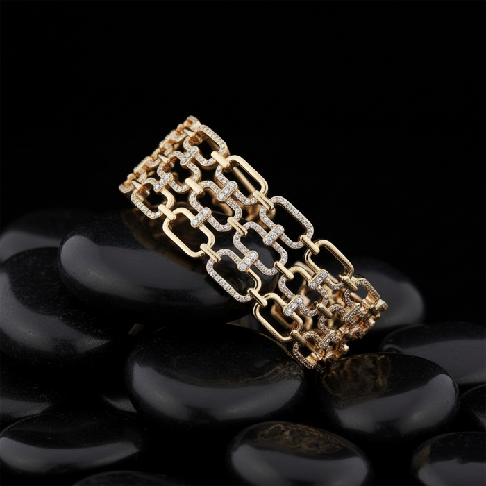 Singular Diamond Bangle Bracelet in 14K Yellow Gold