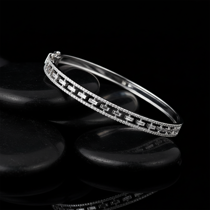 Diamond Link Pattern Bangle Bracelet in 14K White Gold