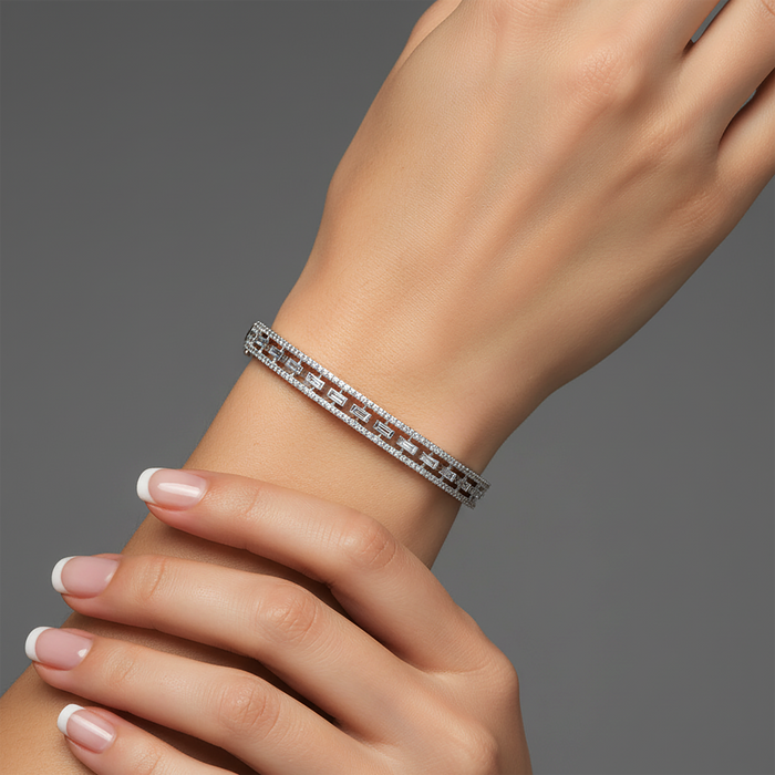 Diamond Link Pattern Bangle Bracelet in 14K White Gold