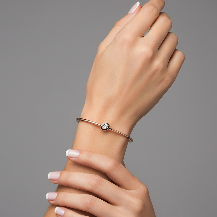 Radiant Tide Diamond Bangle Bracelet in 14K Yellow Gold