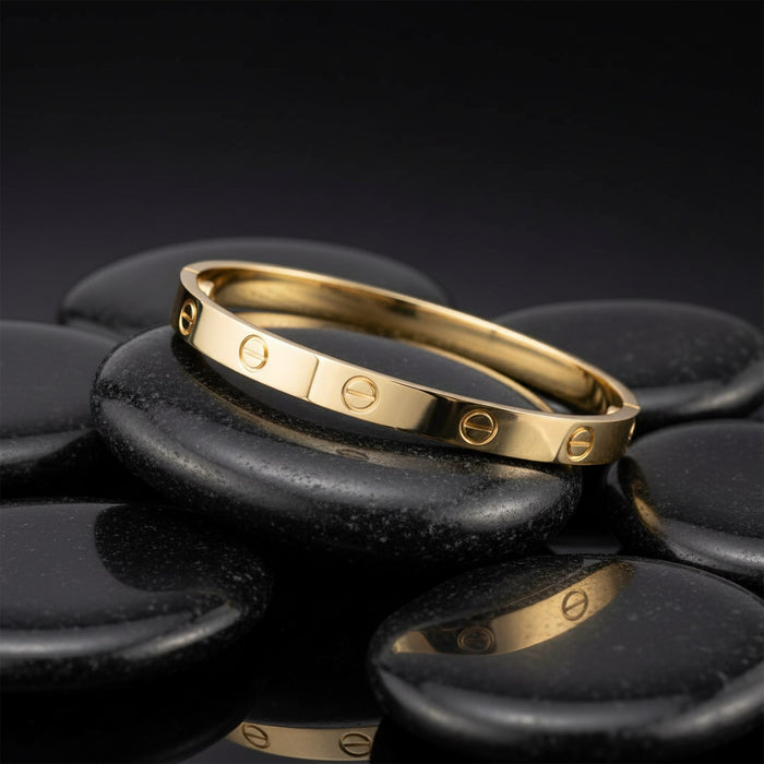 Iconic Luxury Bangle Bracelet in 18K Yellow Gold