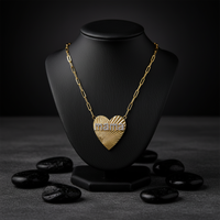 Abrasion Heart Shape 20Mm Mama Necklace in 14K Gold
