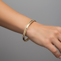 Exquisite Diamond Bangle Bracelet in 14K Yellow Gold