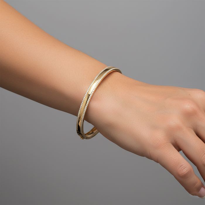 Exquisite Diamond Bangle Bracelet in 14K Yellow Gold