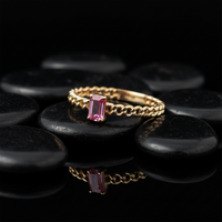Chain Pink Sapphire Ring in 14K Yellow Gold