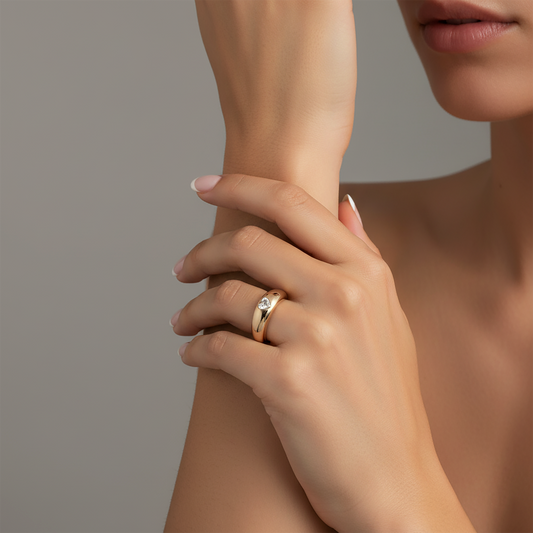Solitaire Heart Diamond Band Ring in 14K Yellow Gold