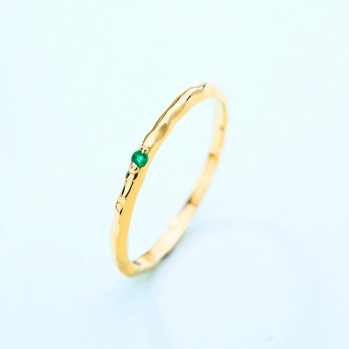 Hammered Band Solitaire Round Emerald Ring in 14K Yellow Gold