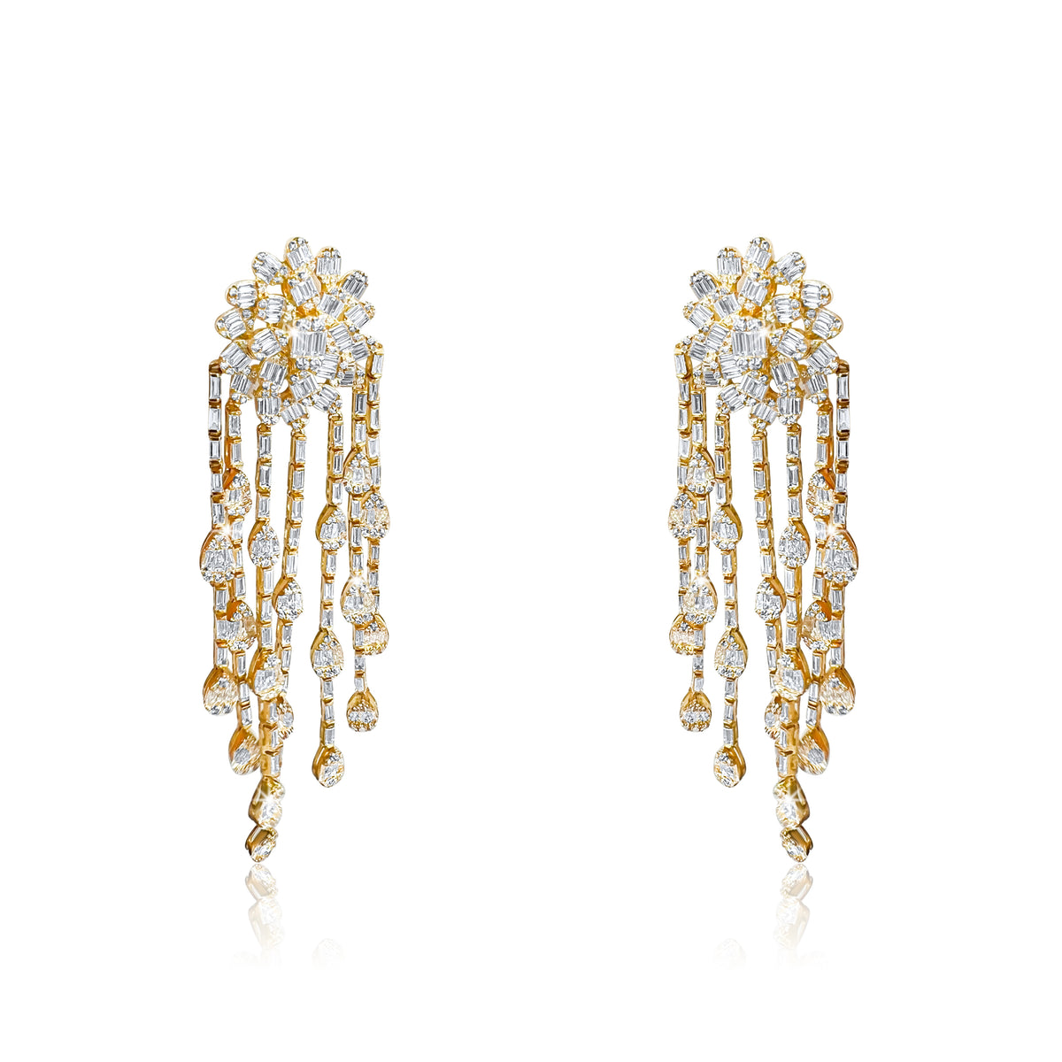 Round Diamonds Earrings in 18K White Gold