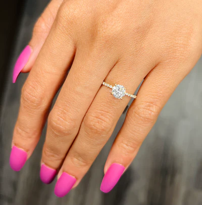 Round Brilliant Solitaire Engagement Ring in 18K Gold
