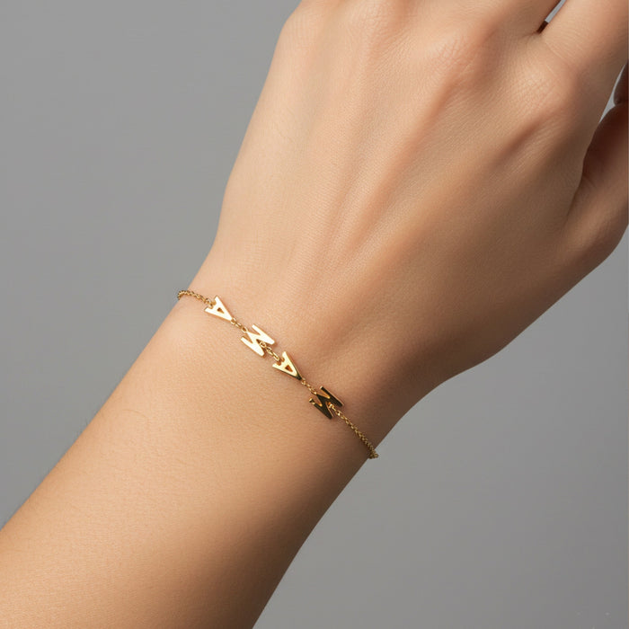 Mama Letter Design Bracelet in 14K Gold