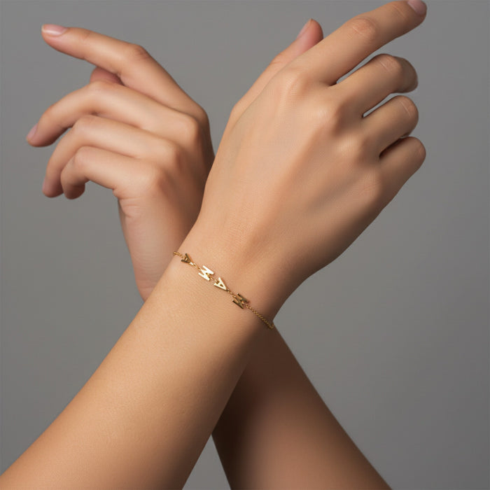 Mama Letter Design Bracelet in 14K Gold