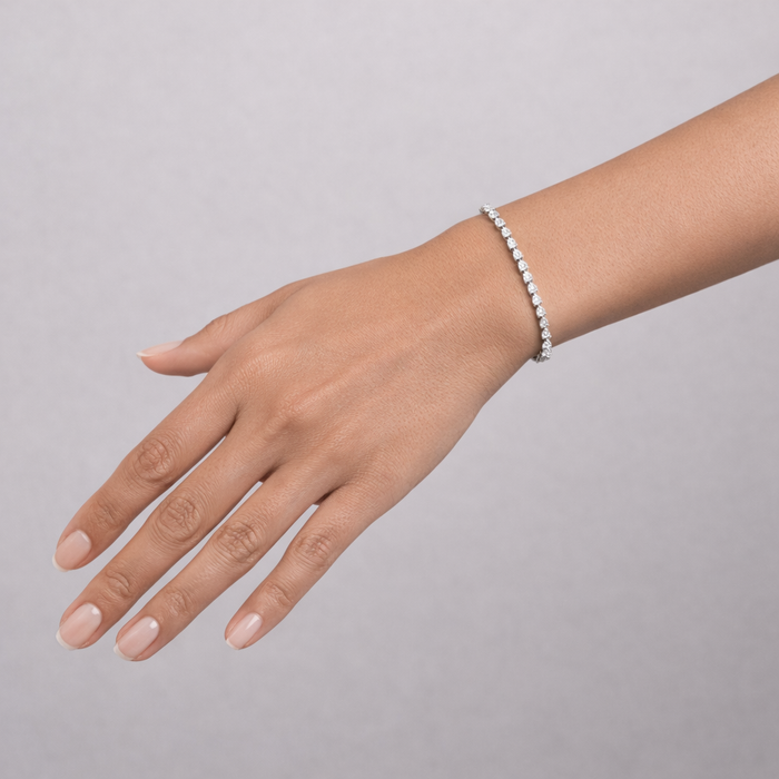 Pear Shaped Diamond Tennis Bracelet in 18K White Gold