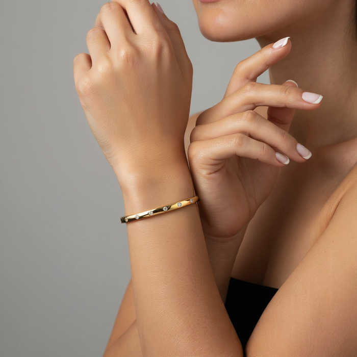 Ten Diamonds Bangle Bracelet in 14K Yellow Gold