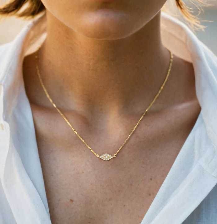 Lips Pave Round Diamond Necklace in 14K Yellow Gold