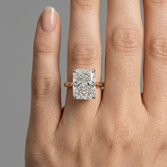 Radiant Cut Diamond Solitaire Ring in 18K Yellow Gold
