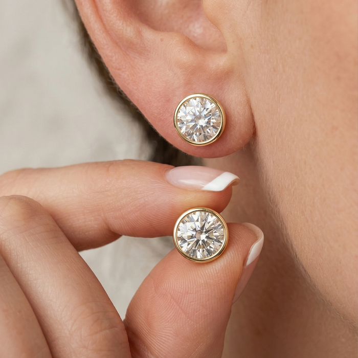 Round Diamond 14K Yellow Gold Stud Earrings