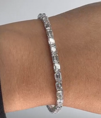 Emerald Cut Diamond Tennis Bracelet in 18K White Gold