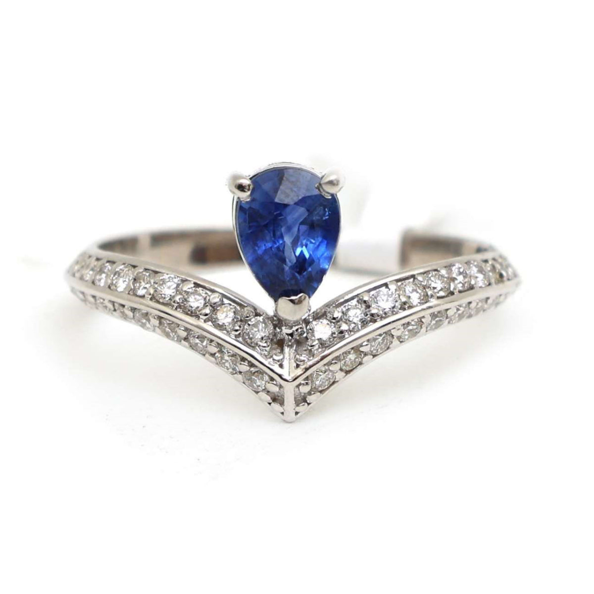 Oval Blue Sapphire 14K Diamond Accent Ring