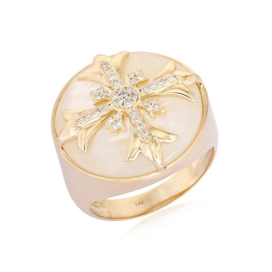 Round Pearl Diamond Signet Ring in 14K Yellow Gold