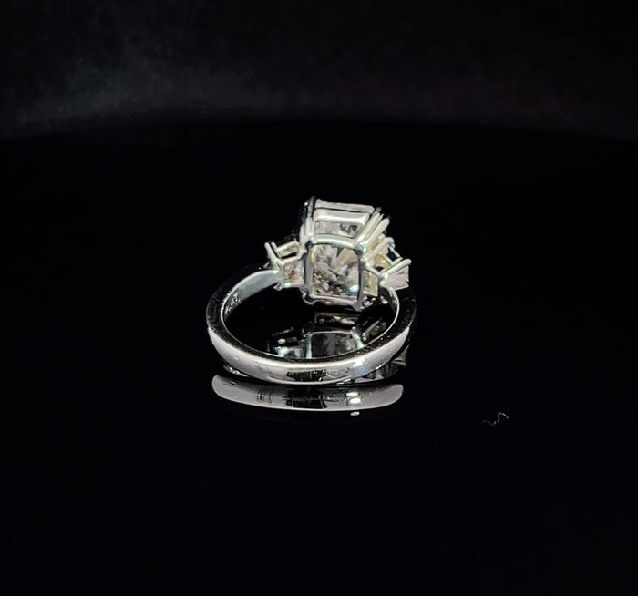 Platinum Diamond Radiant Ring in 18K White Gold