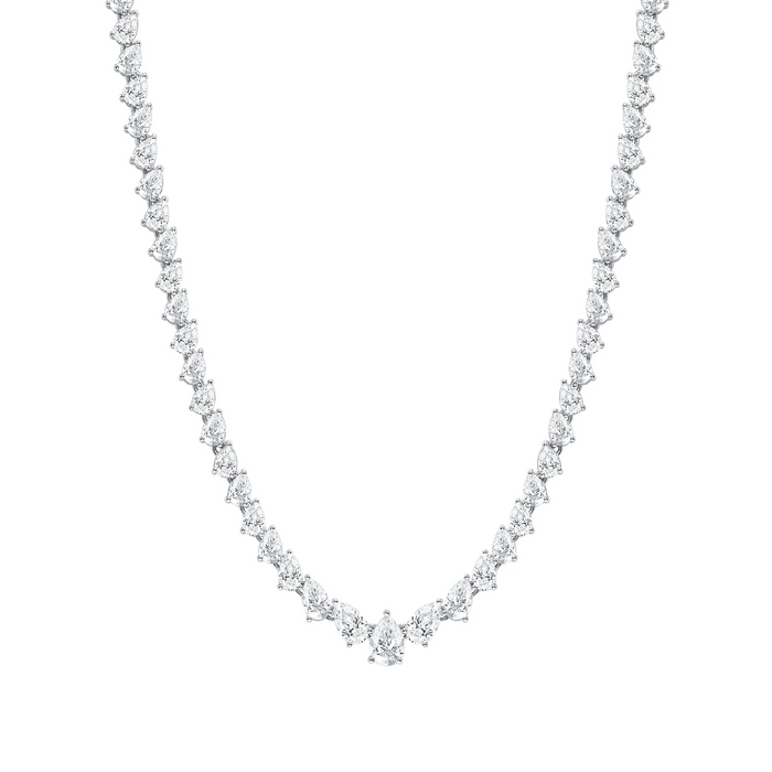 Round Diamond Pear Shaped Necklace in 18K Gold